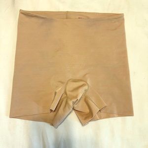 SPANX Shorts Medium